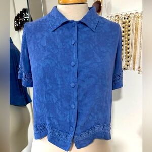 VINTAGE••100% Cotton Cropped Blue Lace Trim Embroidered Blouse••Small